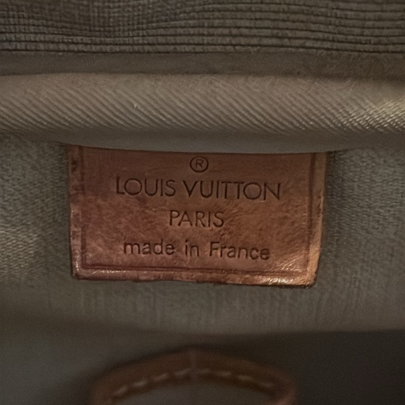 LV Deauville Handbag - Picture 12 of 15
